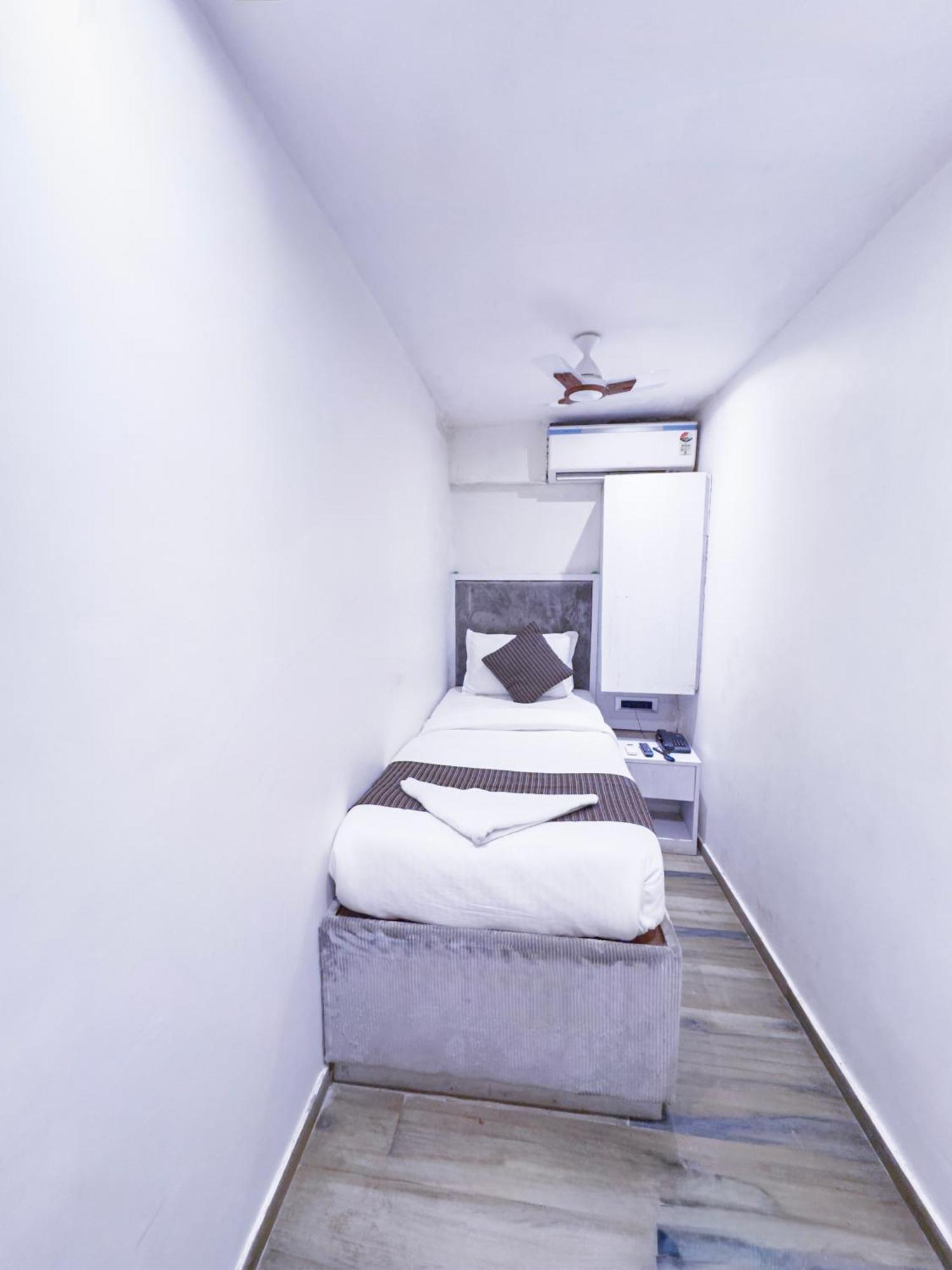 Hotel Winton Mumbai Exteriör bild