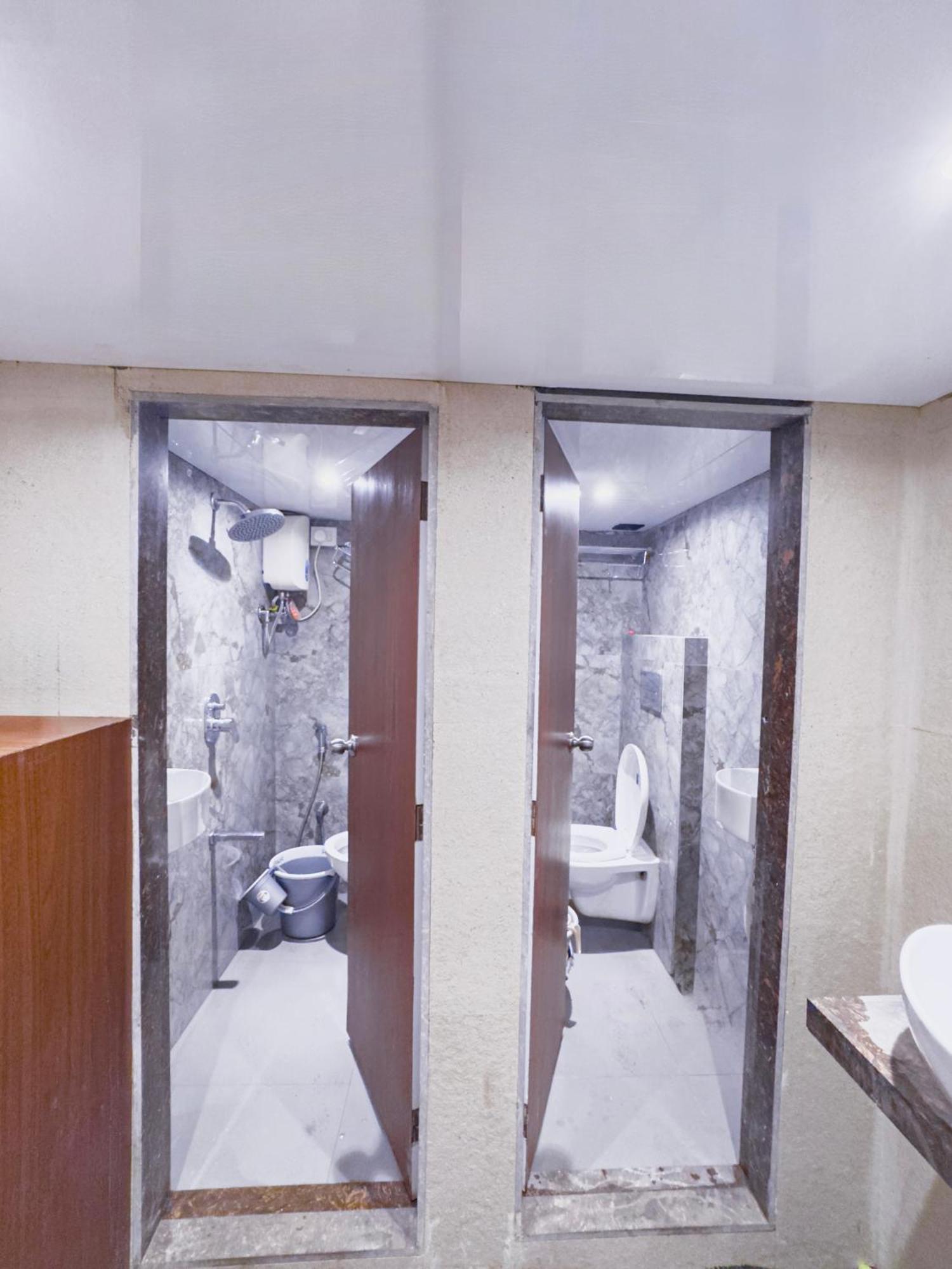 Hotel Winton Mumbai Exteriör bild