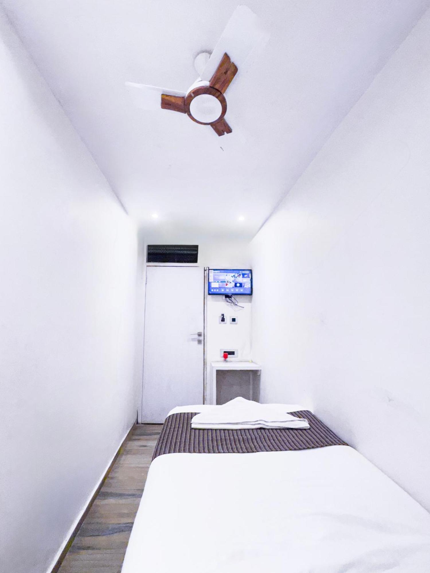 Hotel Winton Mumbai Exteriör bild