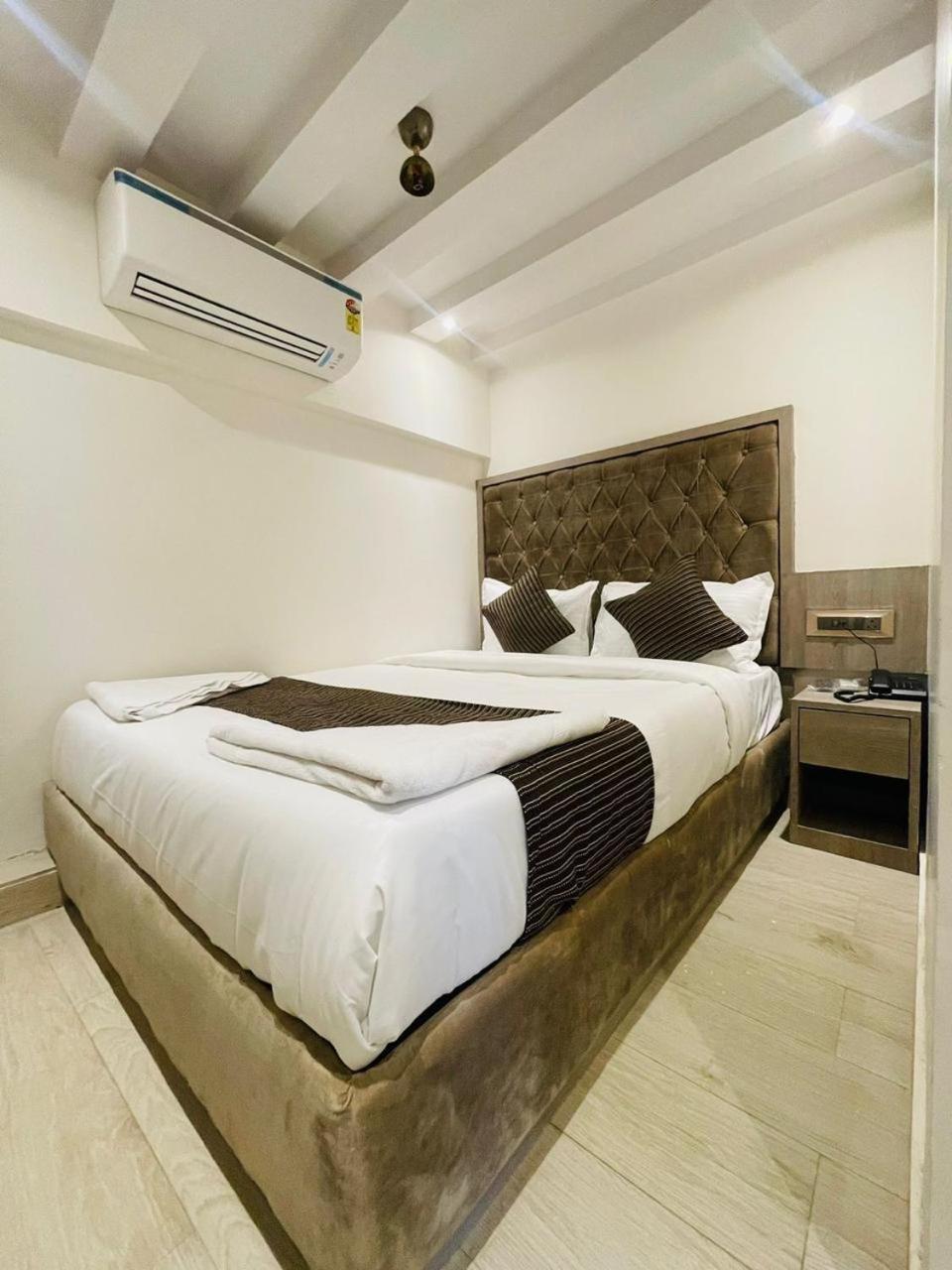 Hotel Winton Mumbai Exteriör bild