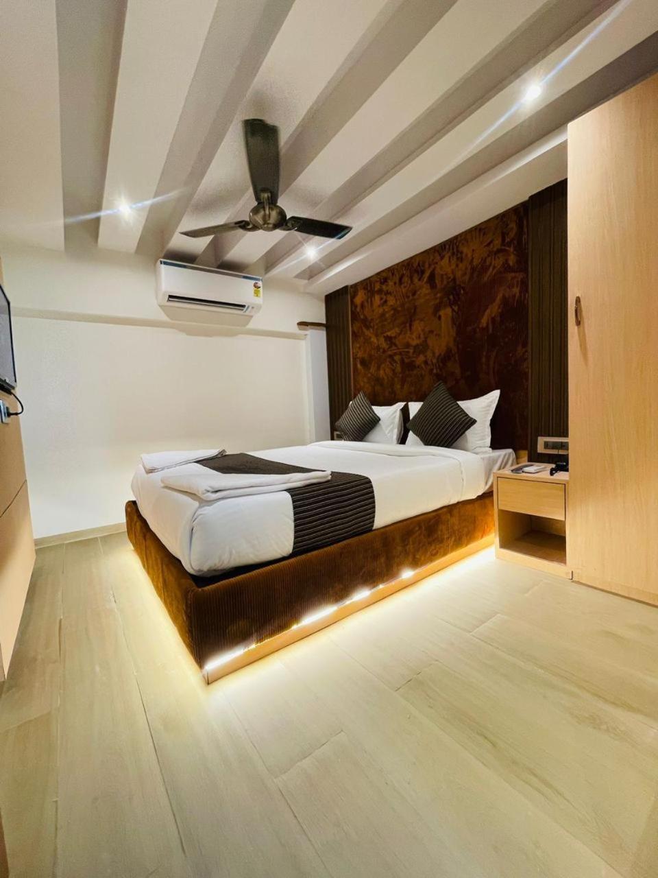 Hotel Winton Mumbai Exteriör bild